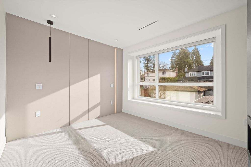 listing image 1104096924843481625