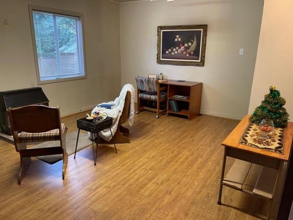 listing image 1109184151580785073