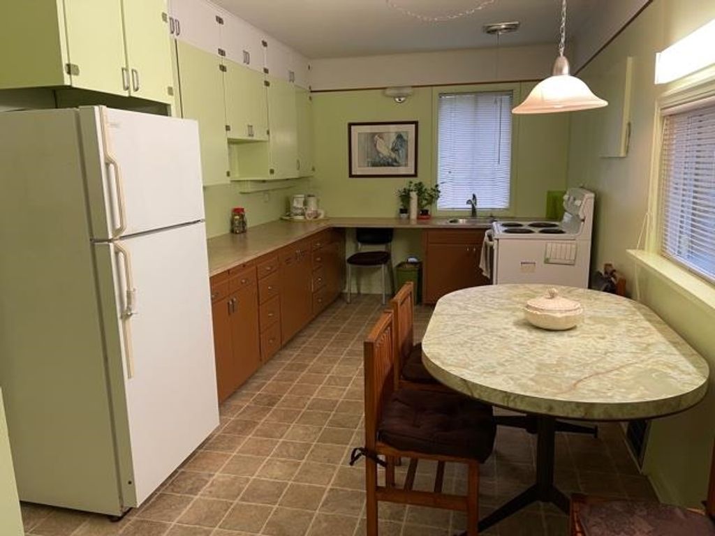 listing image 1109108143781456456