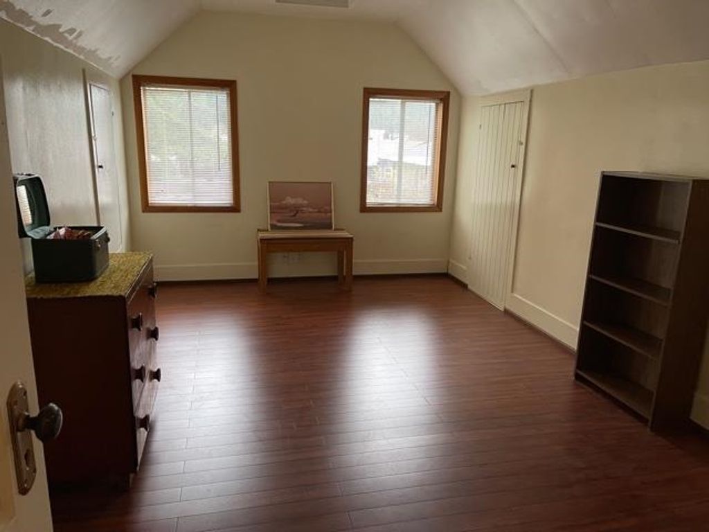 listing image 1100132132617968881