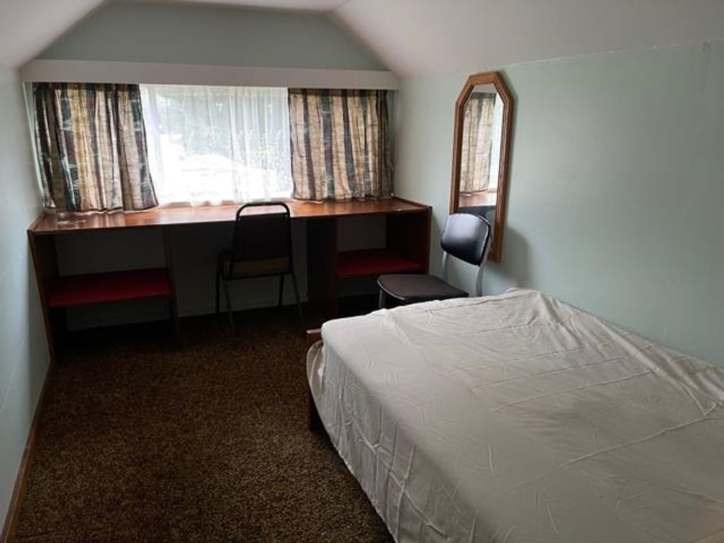 listing image 1109341641511183364