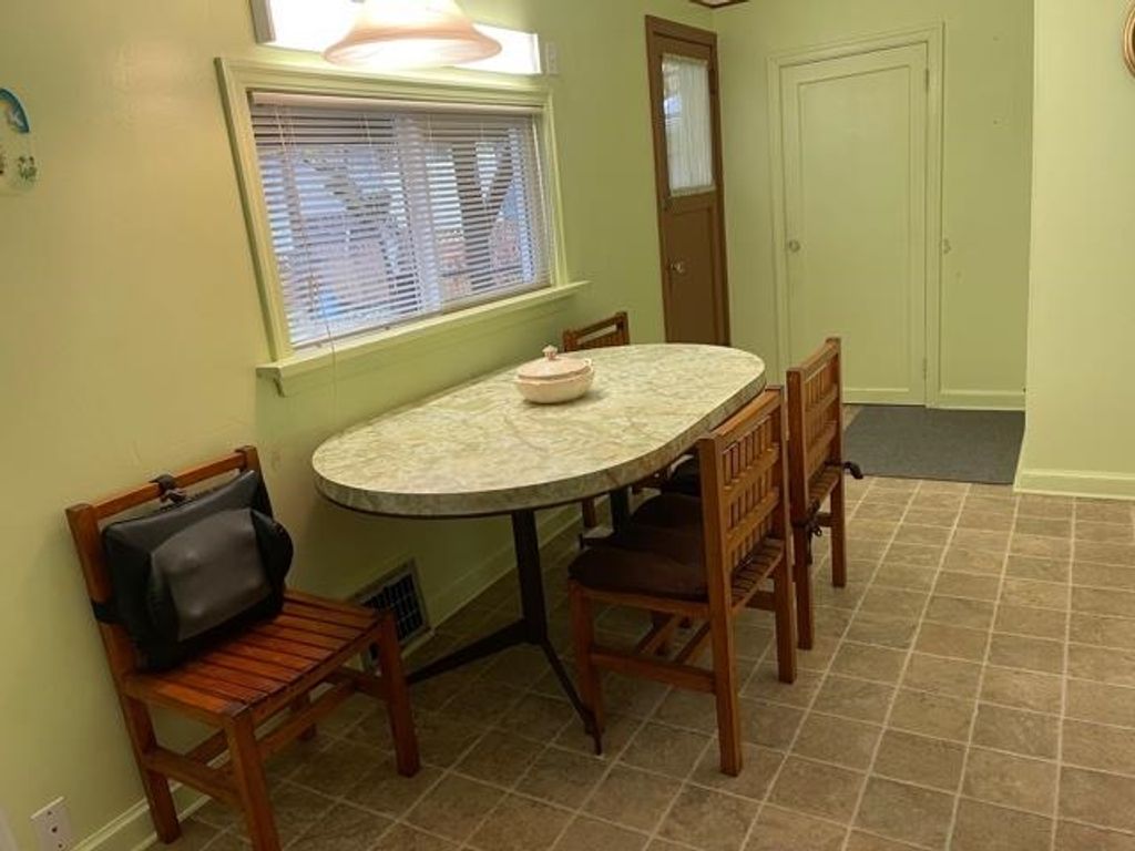 listing image 1104671489088980683