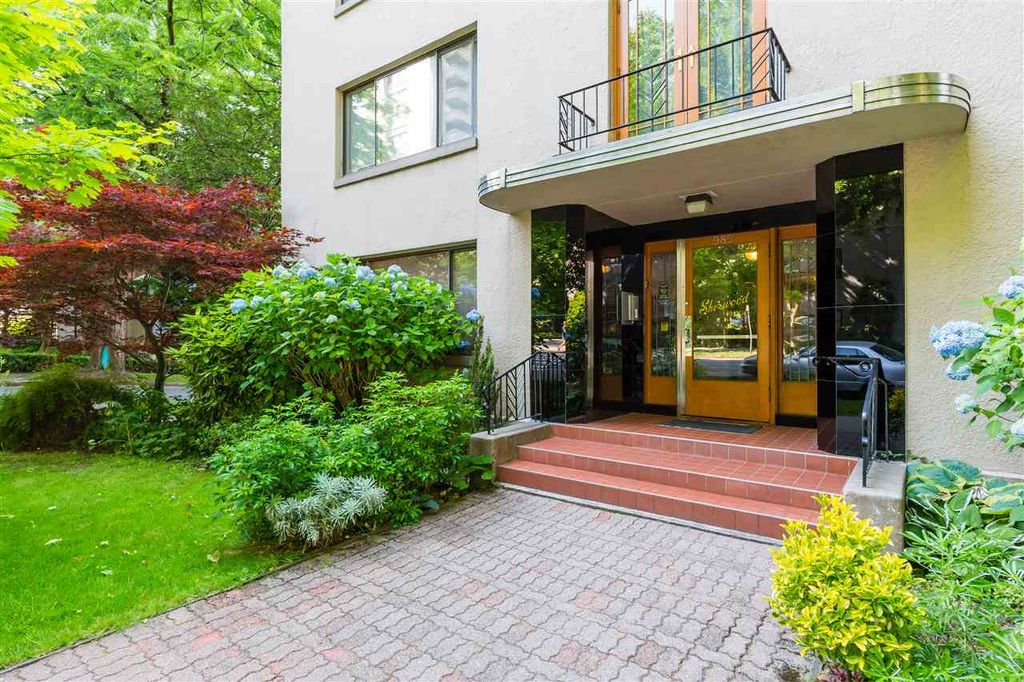 listing image 1101944608188620159