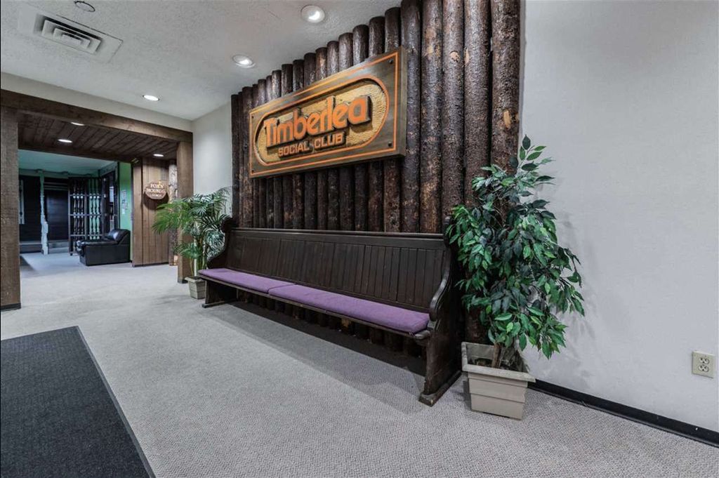 listing image 1102785142207024513