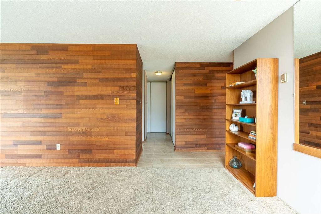 listing image 1106673997229023233