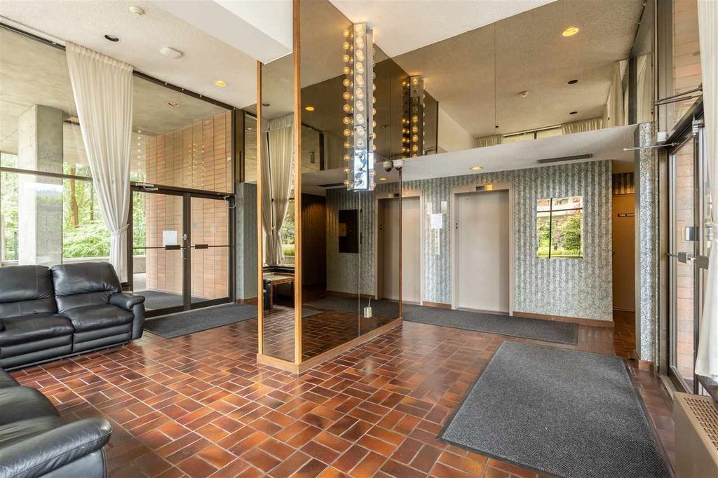 listing image 1103962832588302756