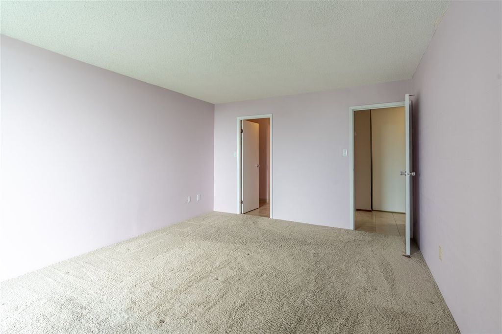 listing image 1104874436785700613