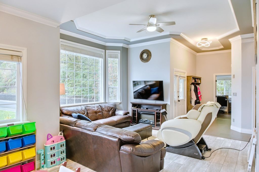 listing image 1107626616956473687