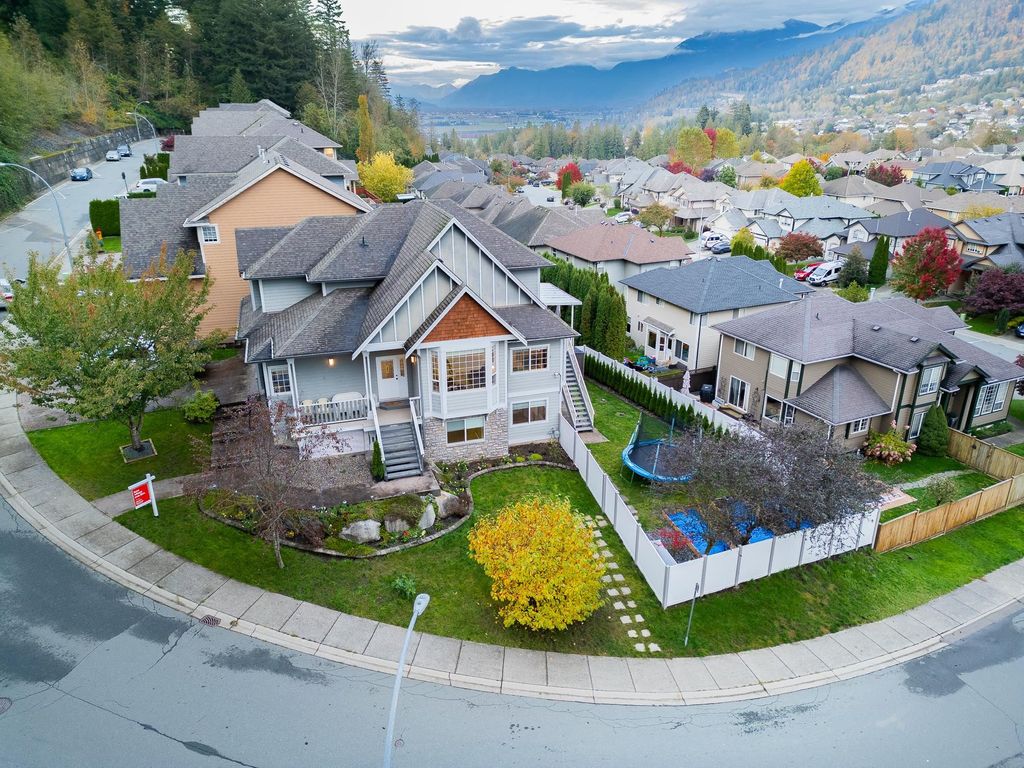 listing image 1102163115257931582