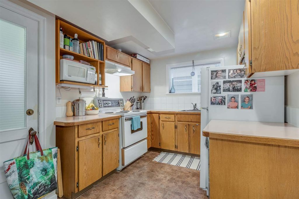listing image 1107190226718925316