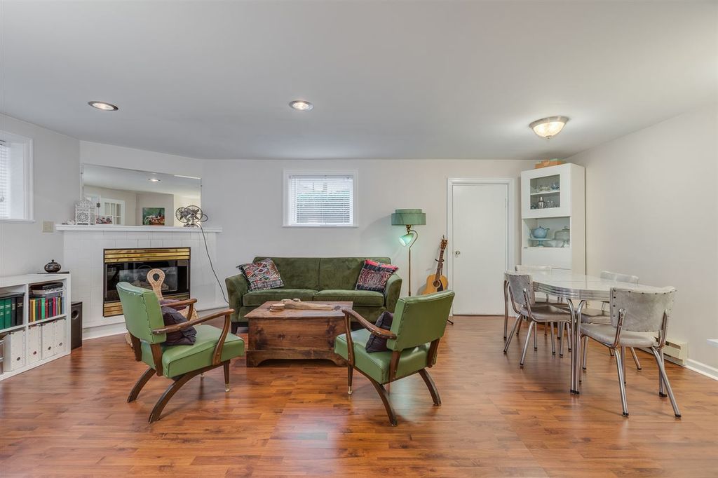 listing image 1107398482257679327