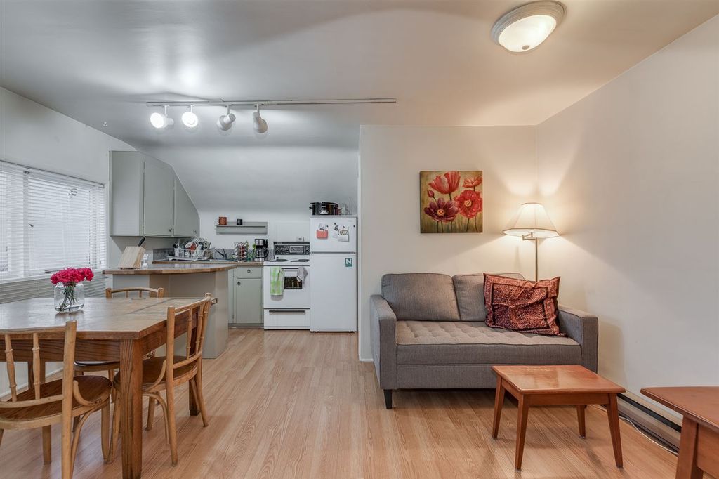 listing image 1106282672736401905