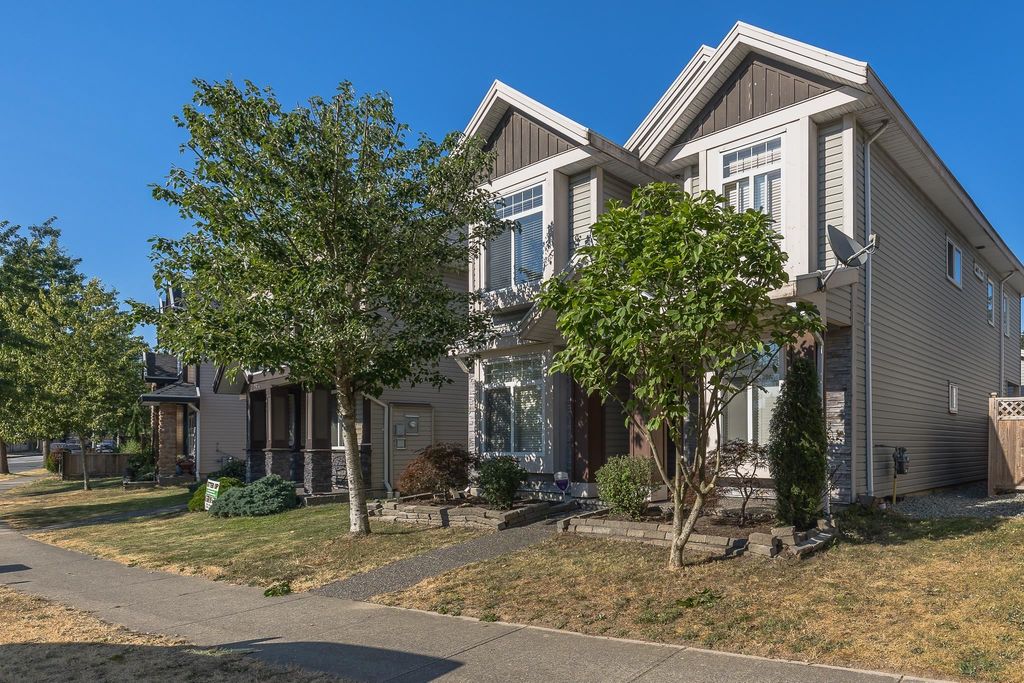 listing image 1103728376319307837