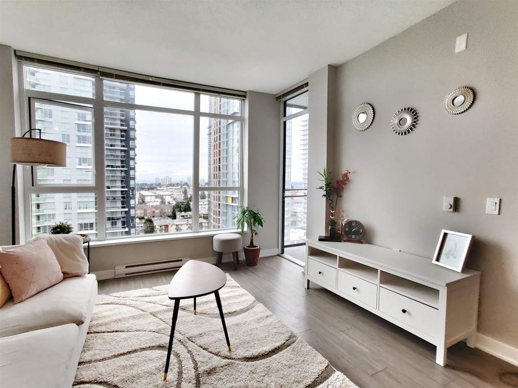listing image 1100556547333350819