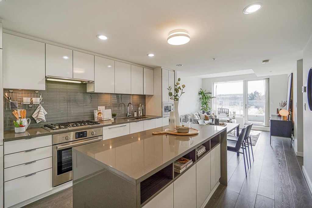 listing image 1106713484639657614