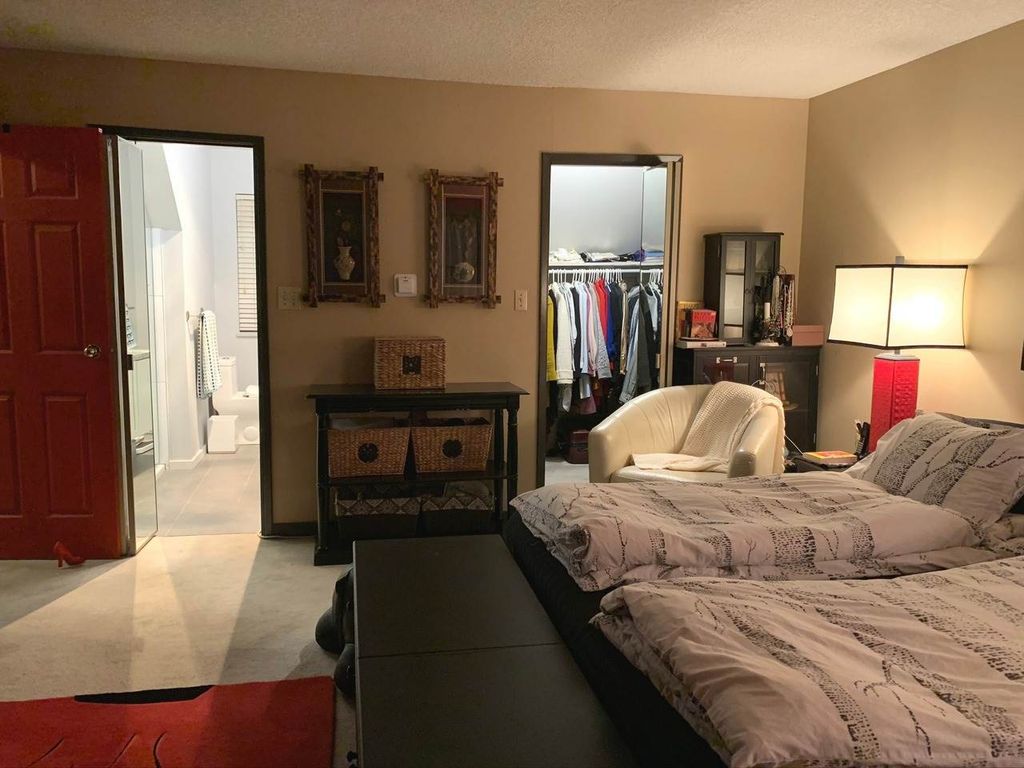 listing image 1101693767613078754