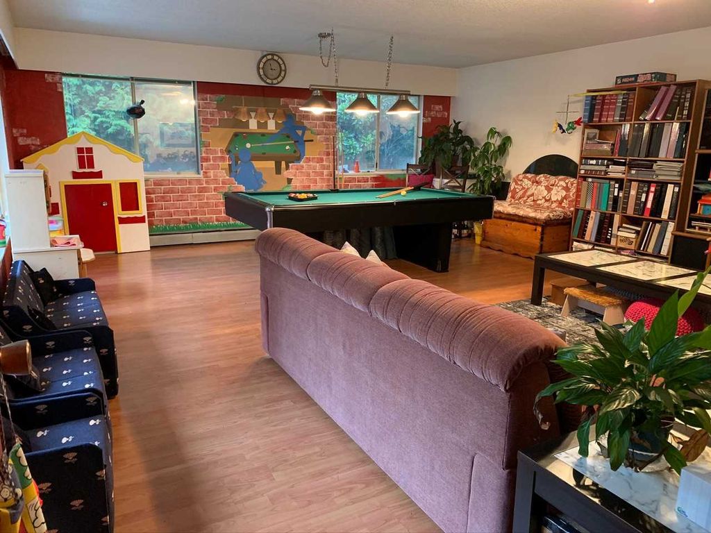 listing image 1104880953154601732