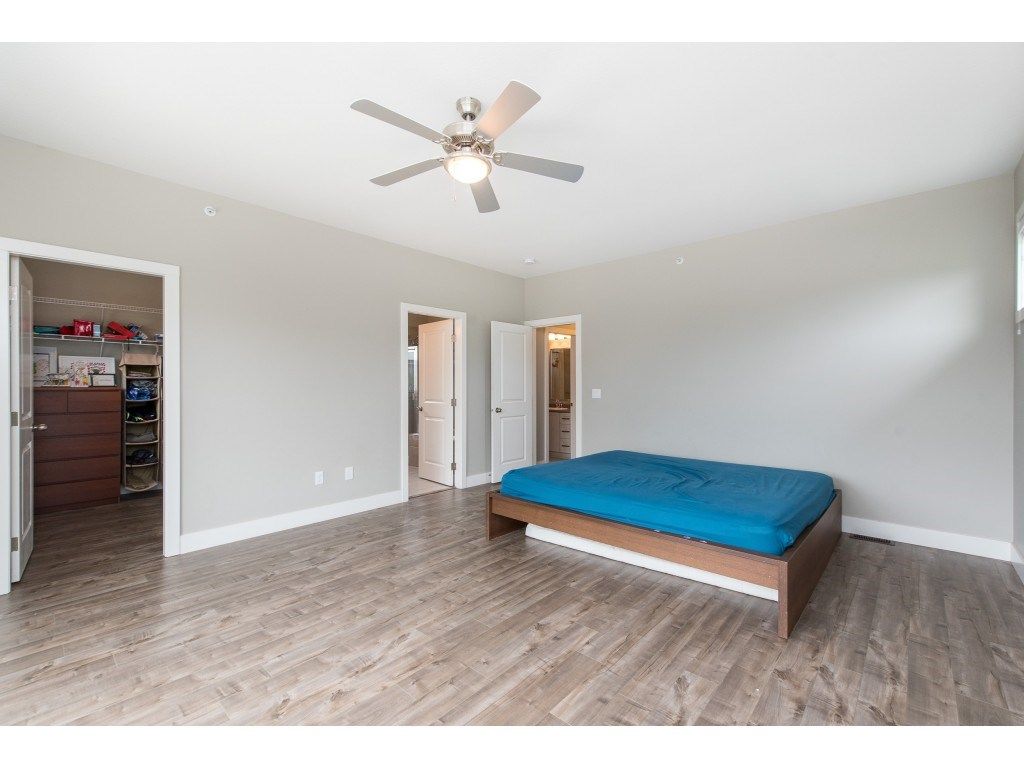 listing image 1105636076528277993