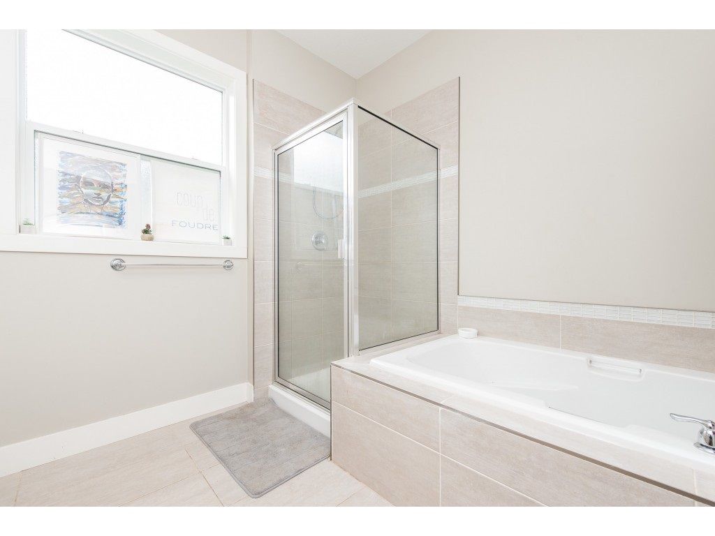 listing image 1109317176812763997