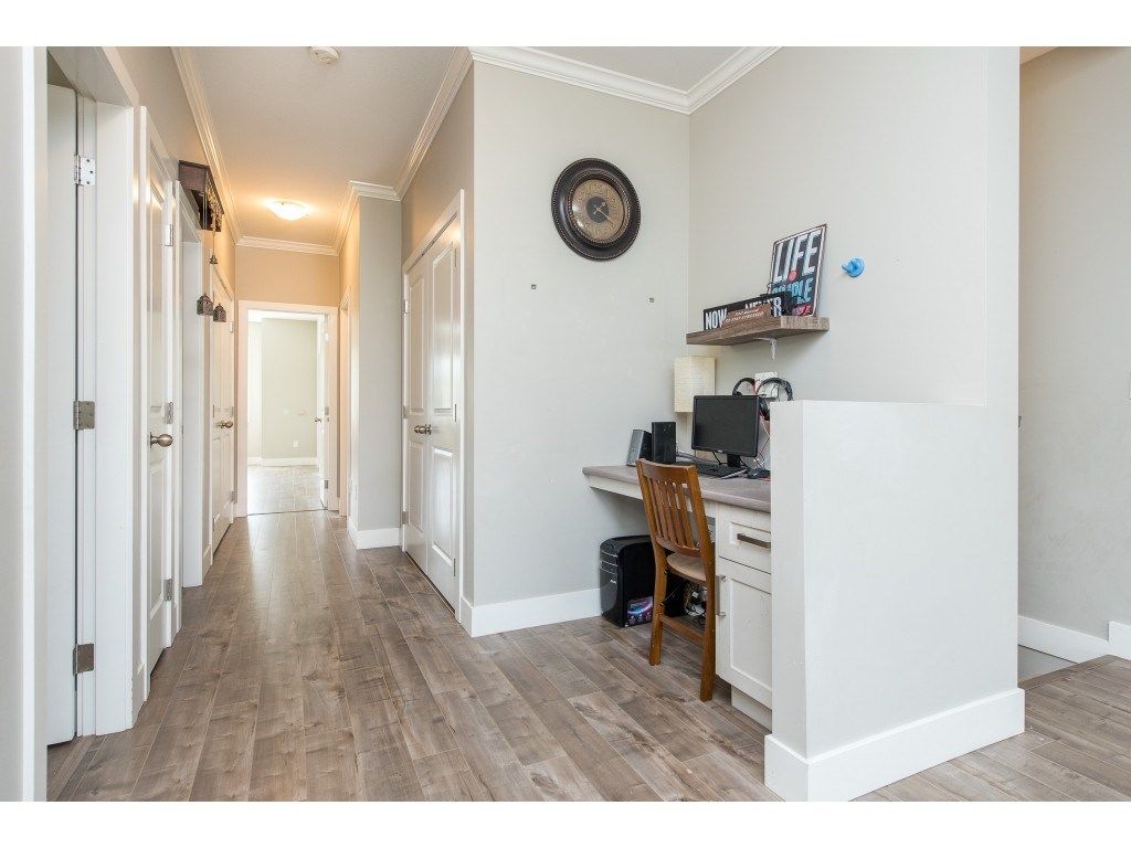 listing image 1100534174635956072