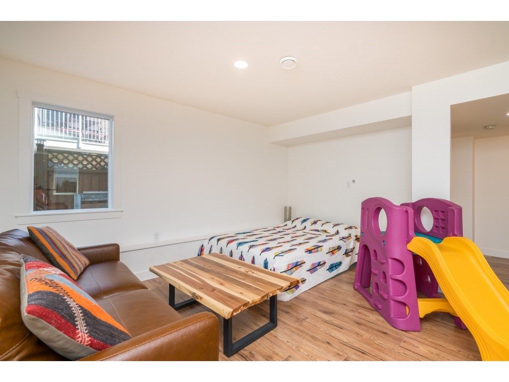 listing image 1100982630267977135
