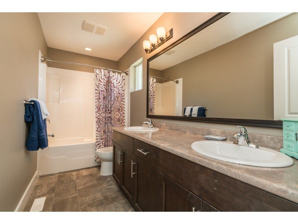 listing image 1100253006361105972