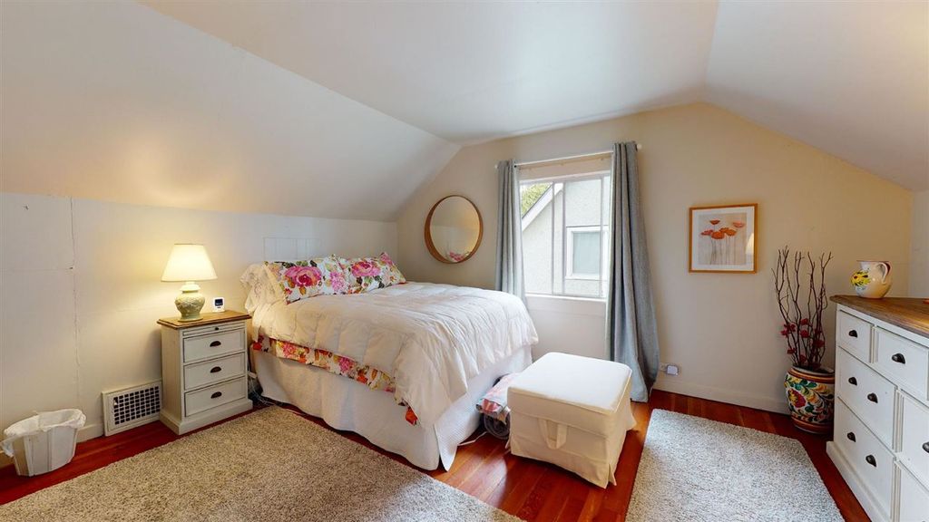 listing image 1105230432236398731