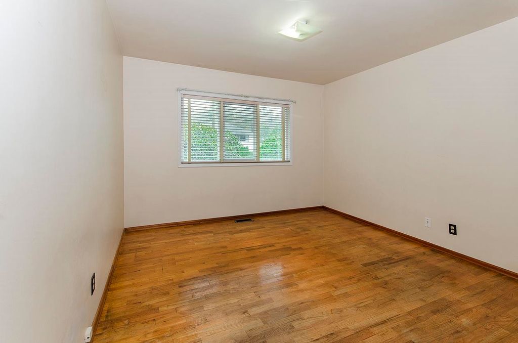 listing image 1103618358374578573