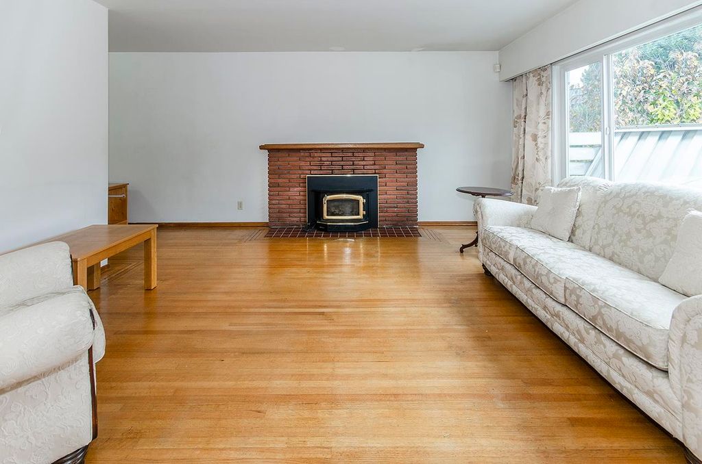 listing image 1108912131744327907