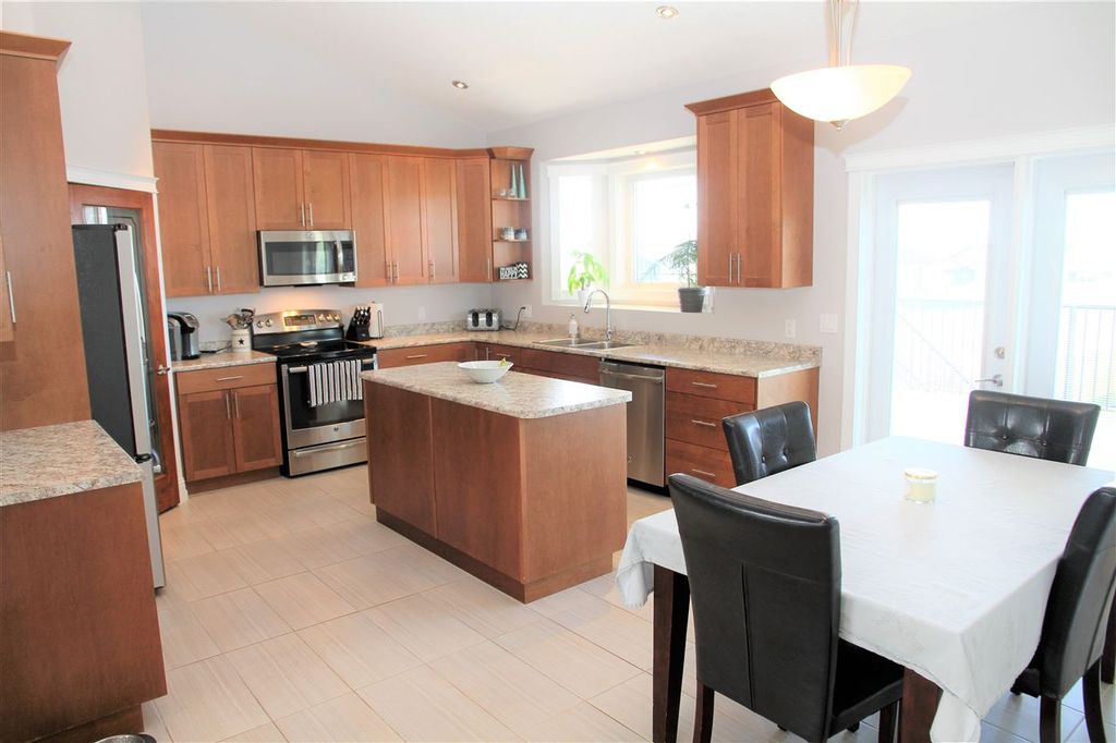 listing image 1109697871390306692
