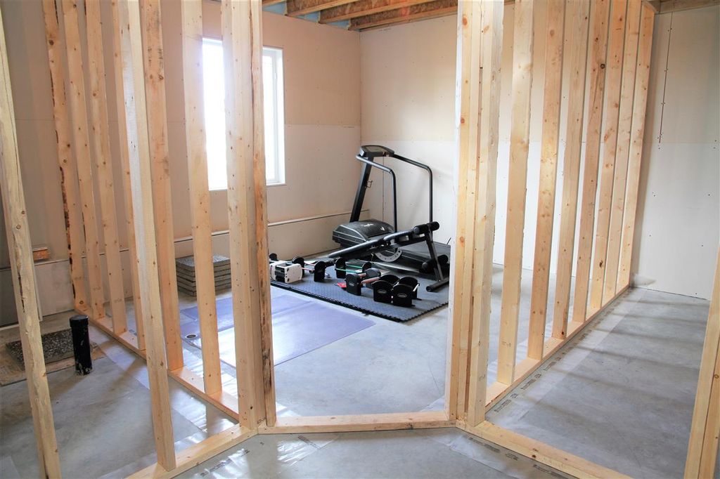 listing image 1105770792792768363