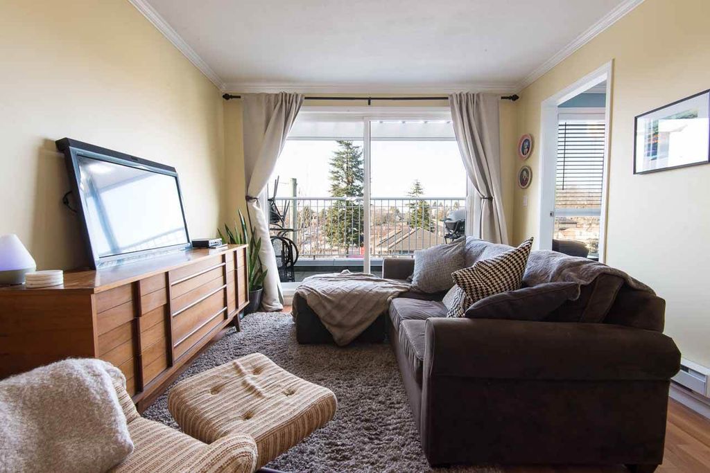 listing image 1101576125585722464