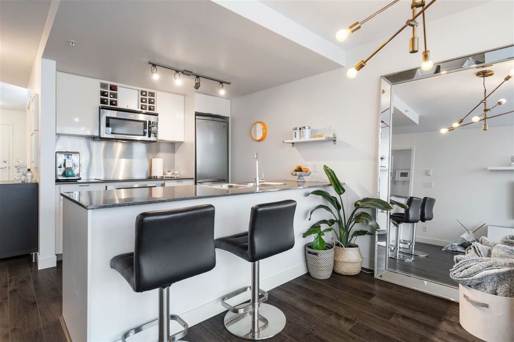 listing image 1102278830582898893