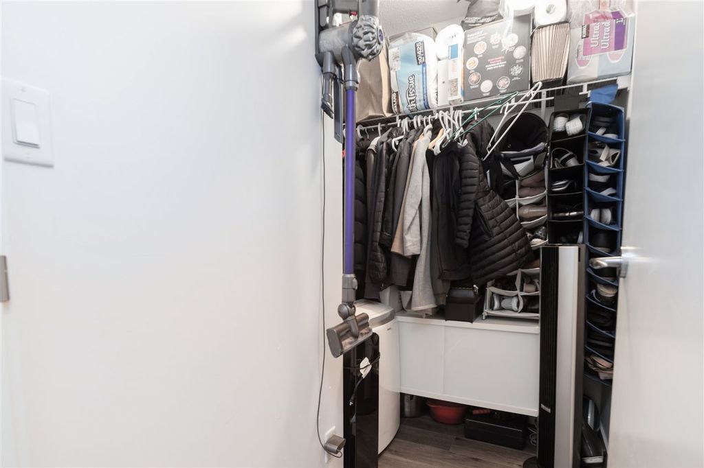listing image 1109978546219995318