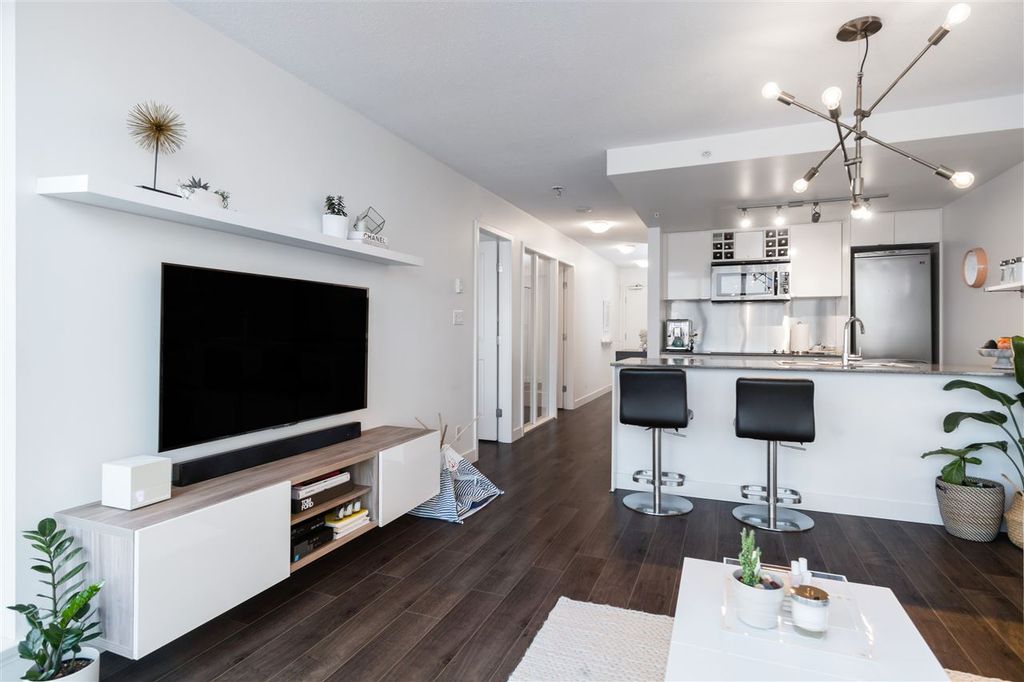 listing image 1102134542663505933