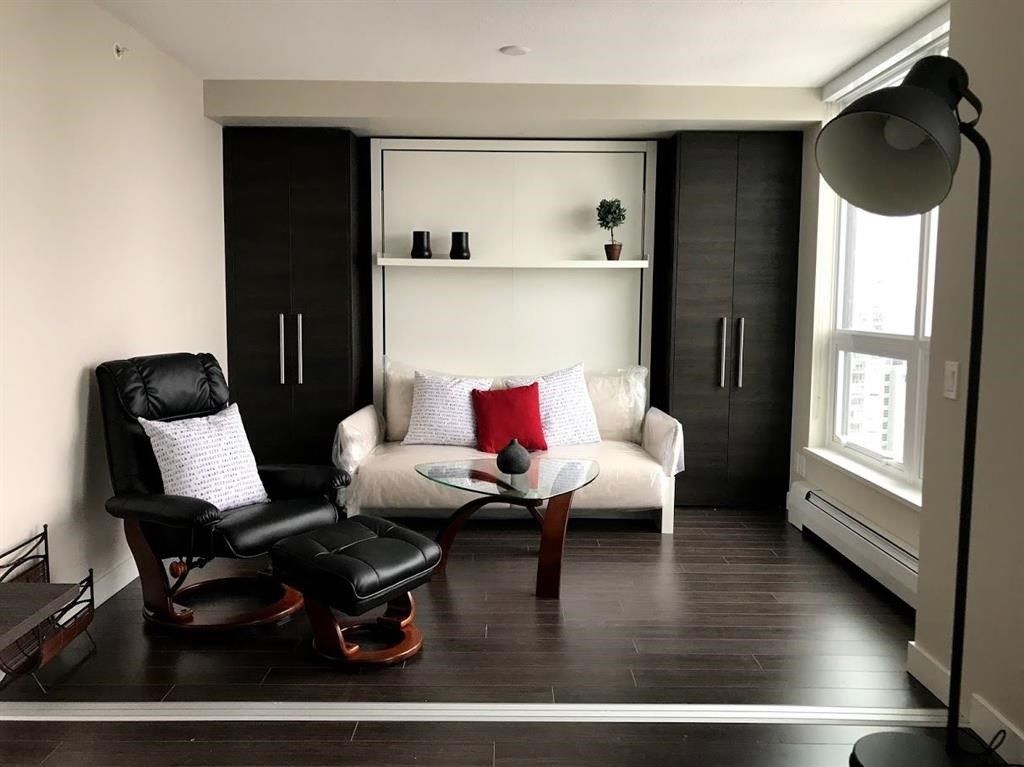 listing image 1105748779884494535