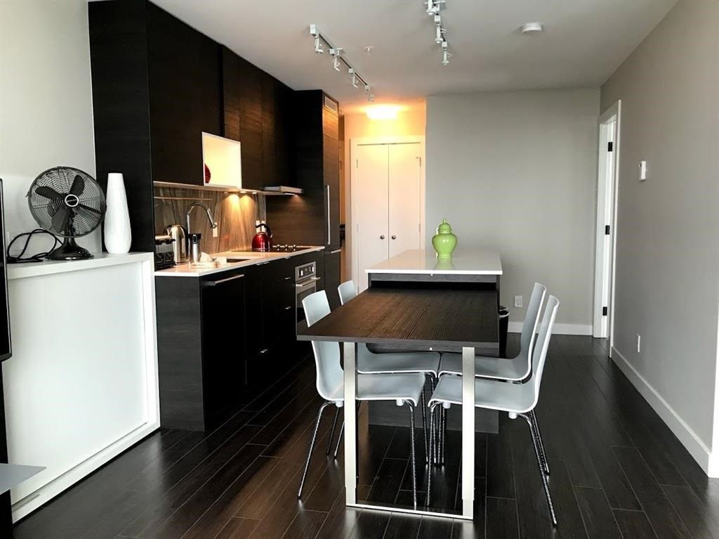 listing image 1104733915177825975