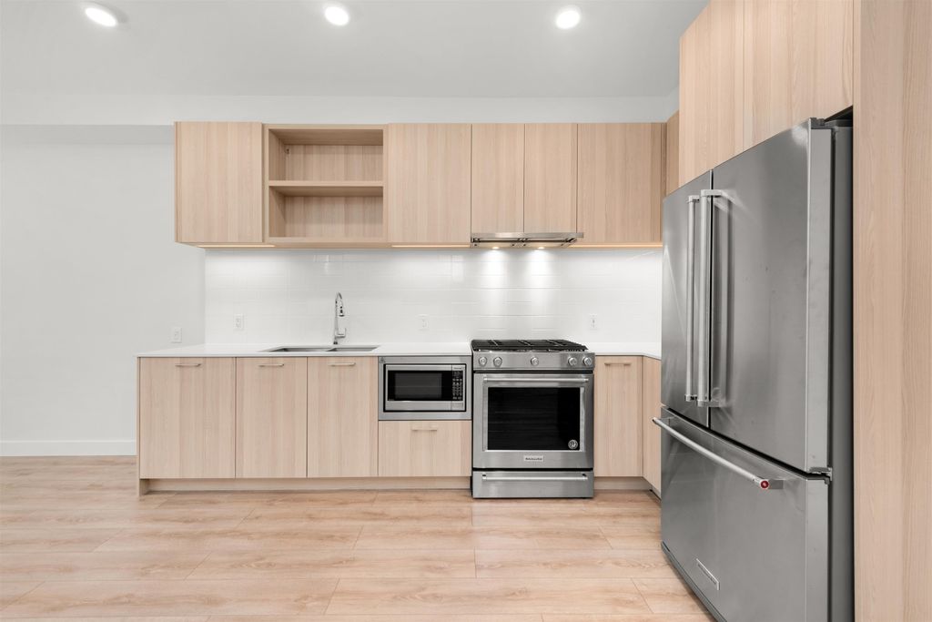 listing image 1108177645103767747