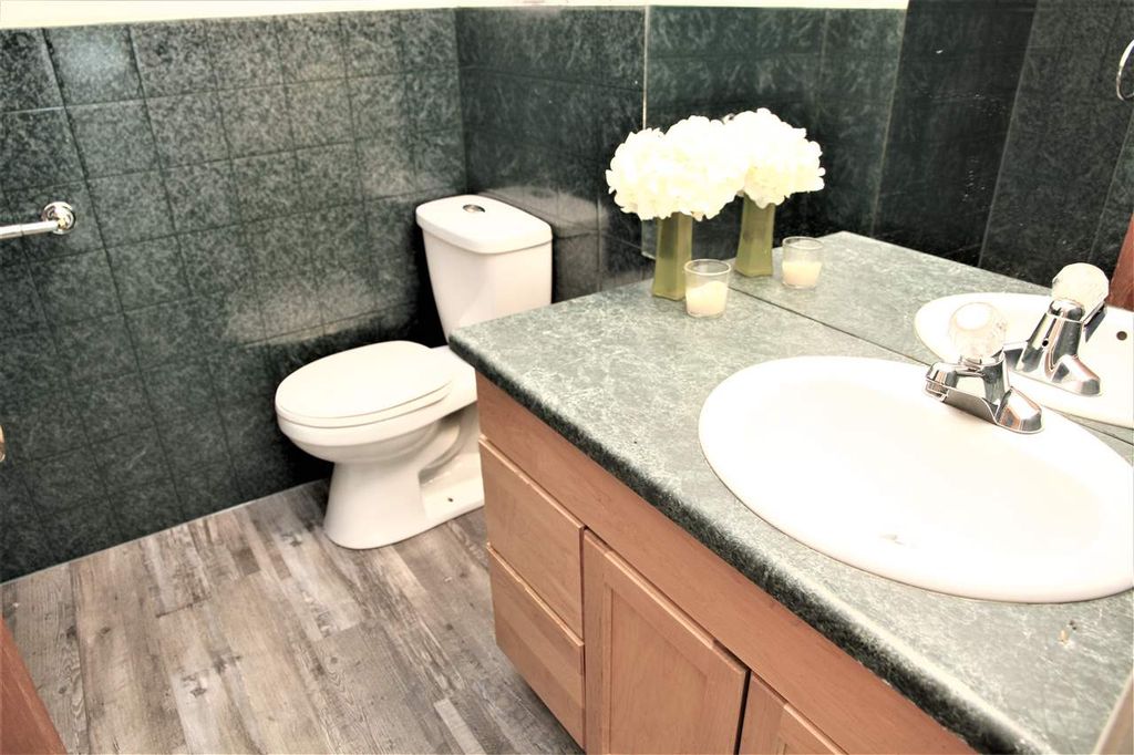 listing image 1102605925642046681