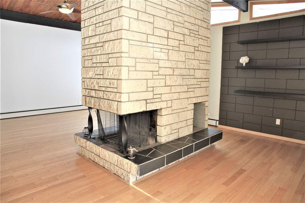 listing image 1104178985019380254