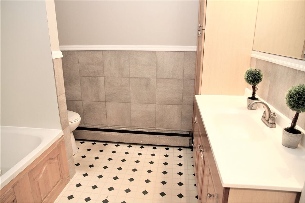 listing image 1100379175528876245