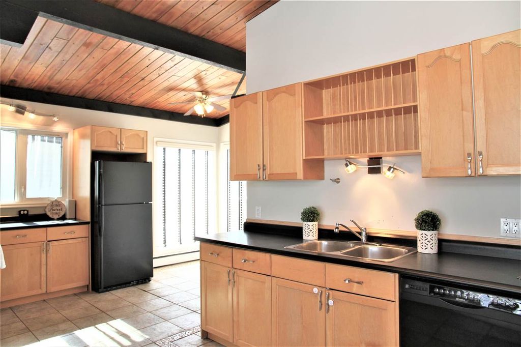 listing image 1104743805326295490