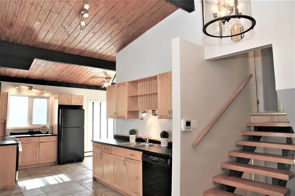 listing image 1109209193654965332