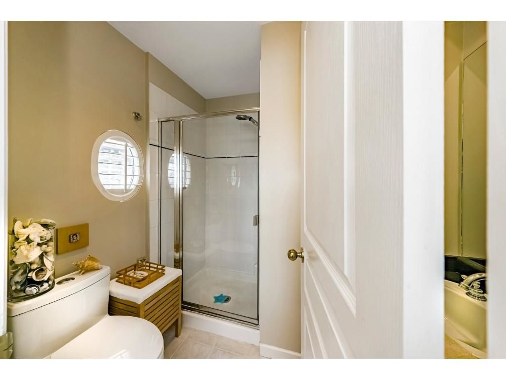 listing image 1105500273783396444