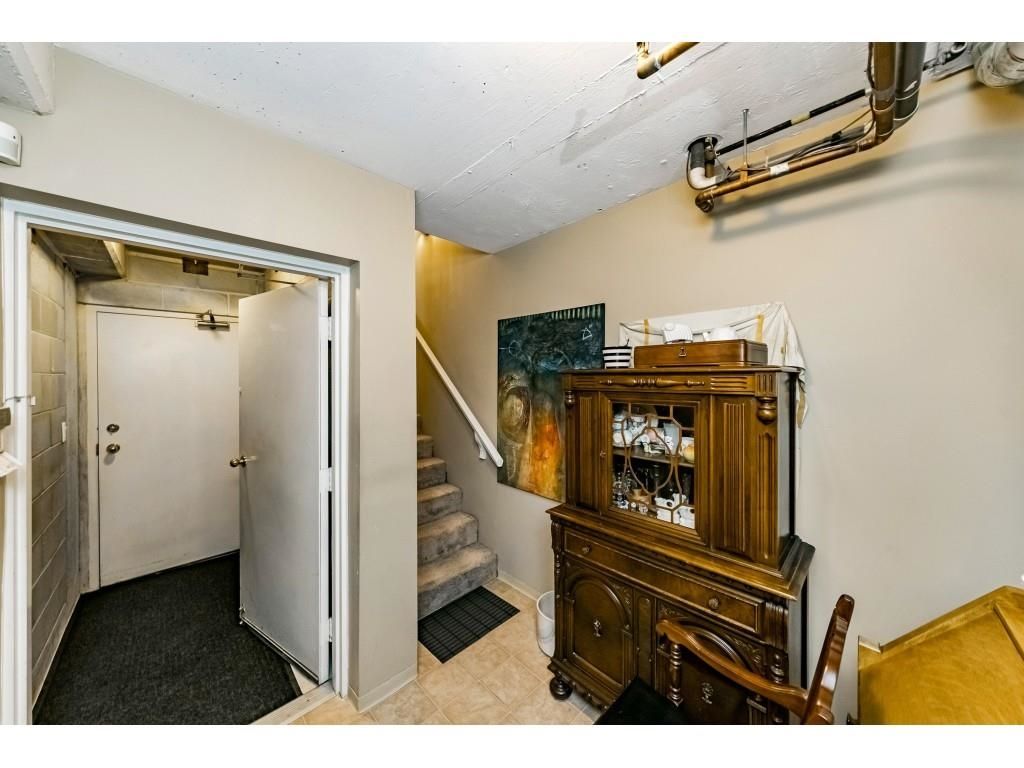 listing image 1106205138672957665