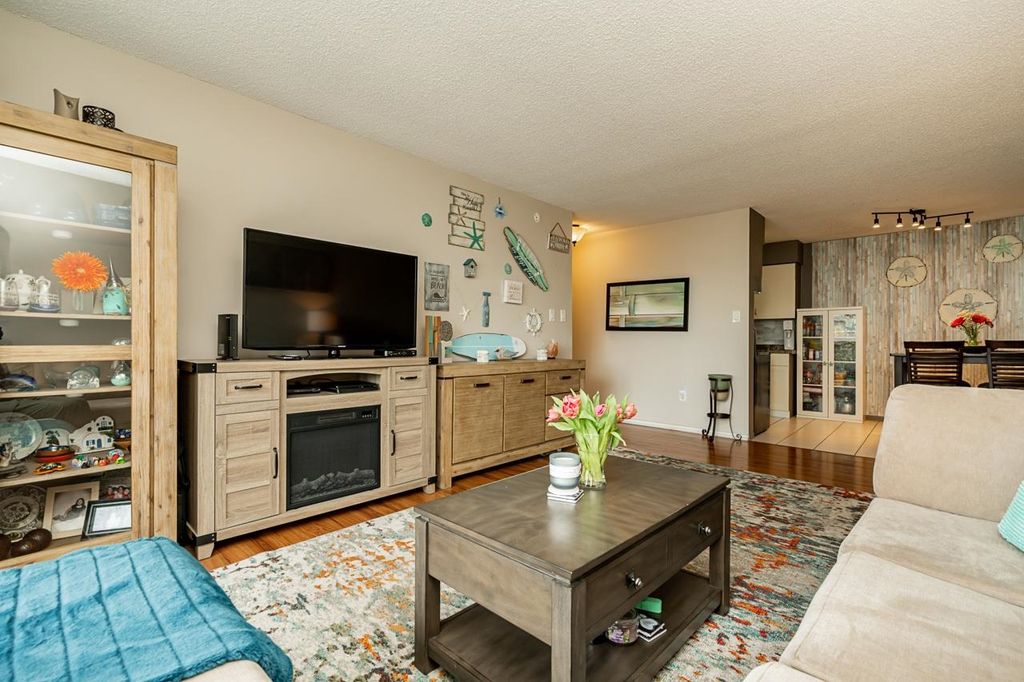 listing image 1103889541349926183