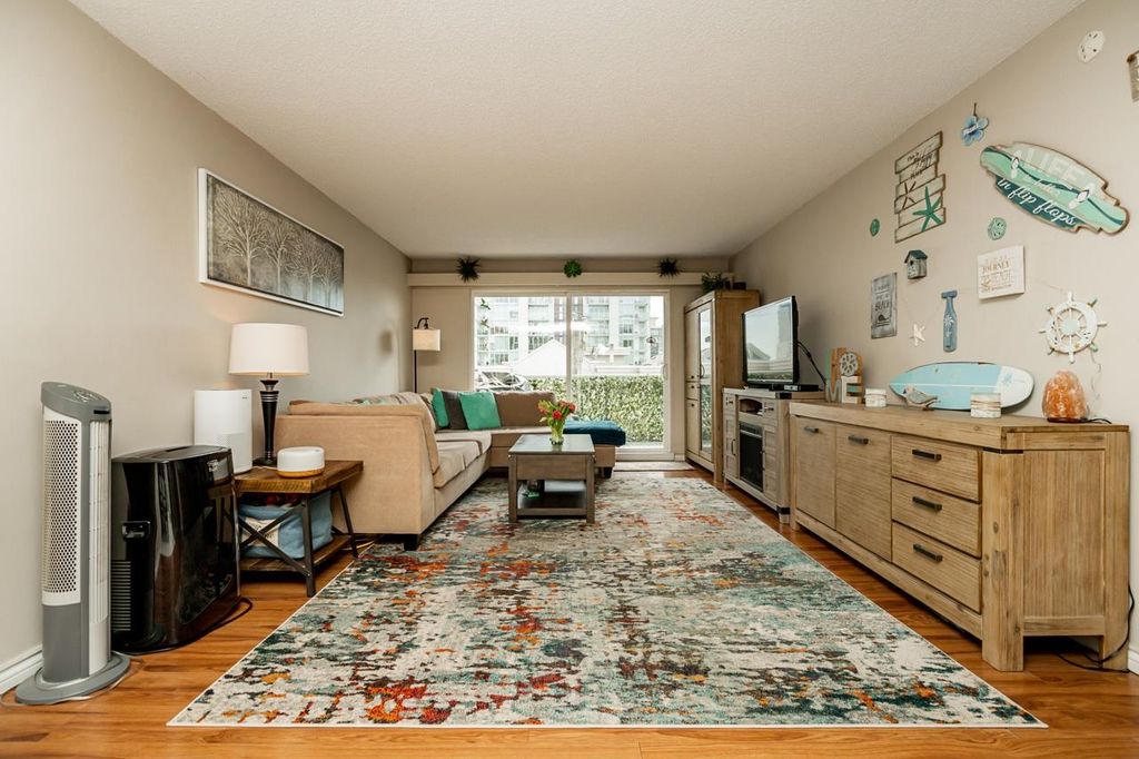 listing image 1105997944874517121