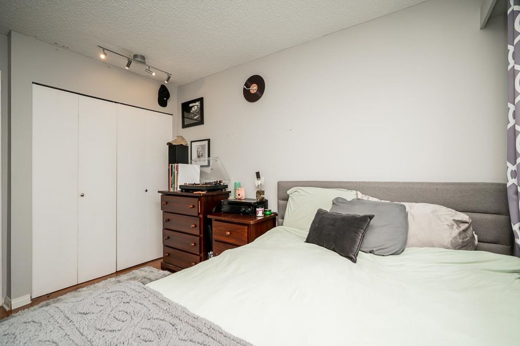 listing image 1104777903994327209