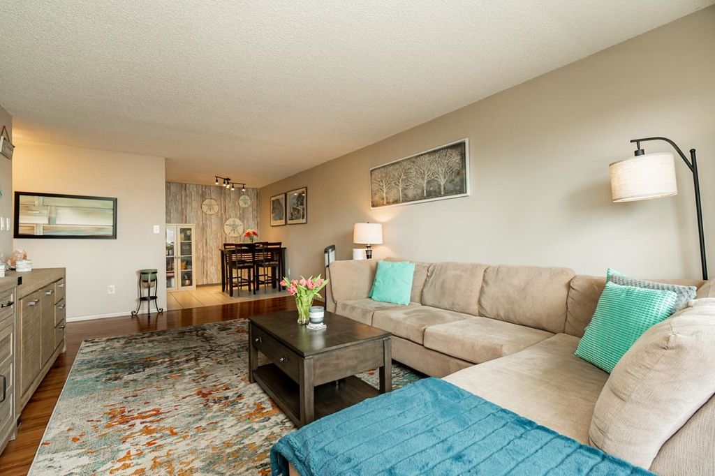 listing image 1107774037749842379