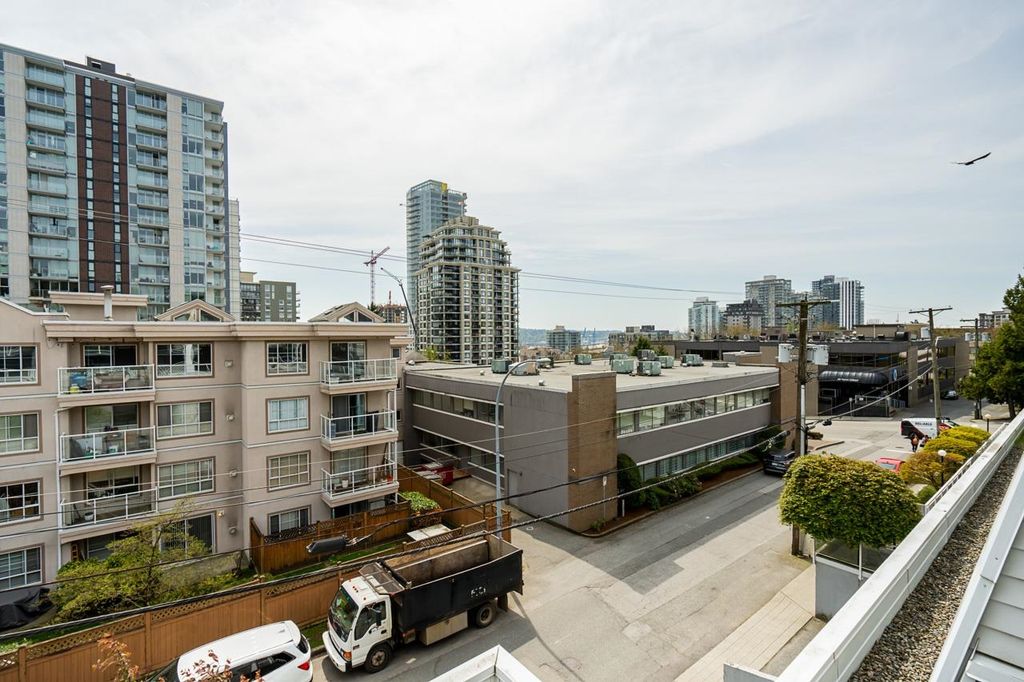 listing image 1105313115733264967